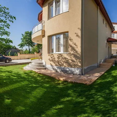 Konukevi Complex Pika 3*