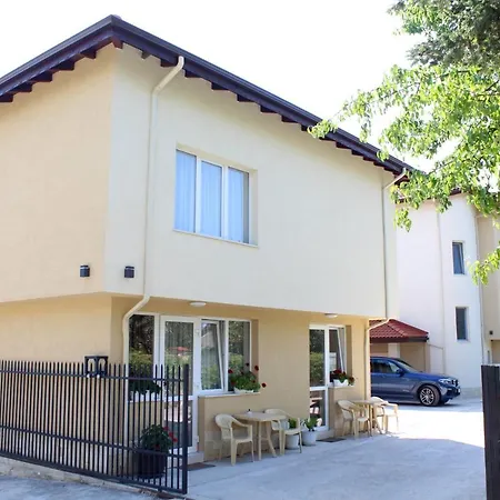 Complex Pika Golden Sands