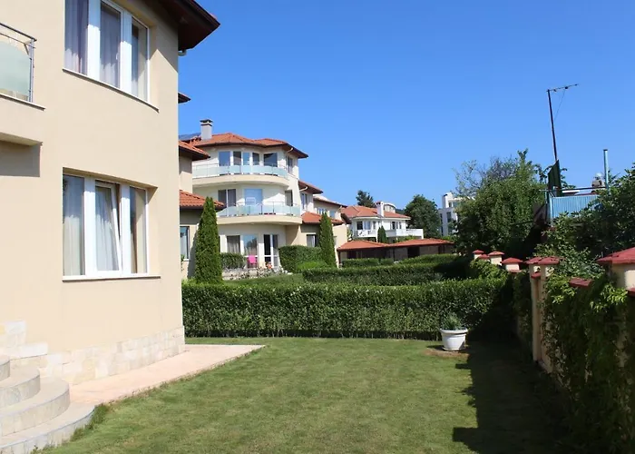 Complex Pika 招待所